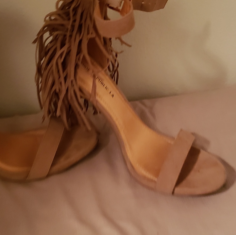 Heels - Picture 4 of 5